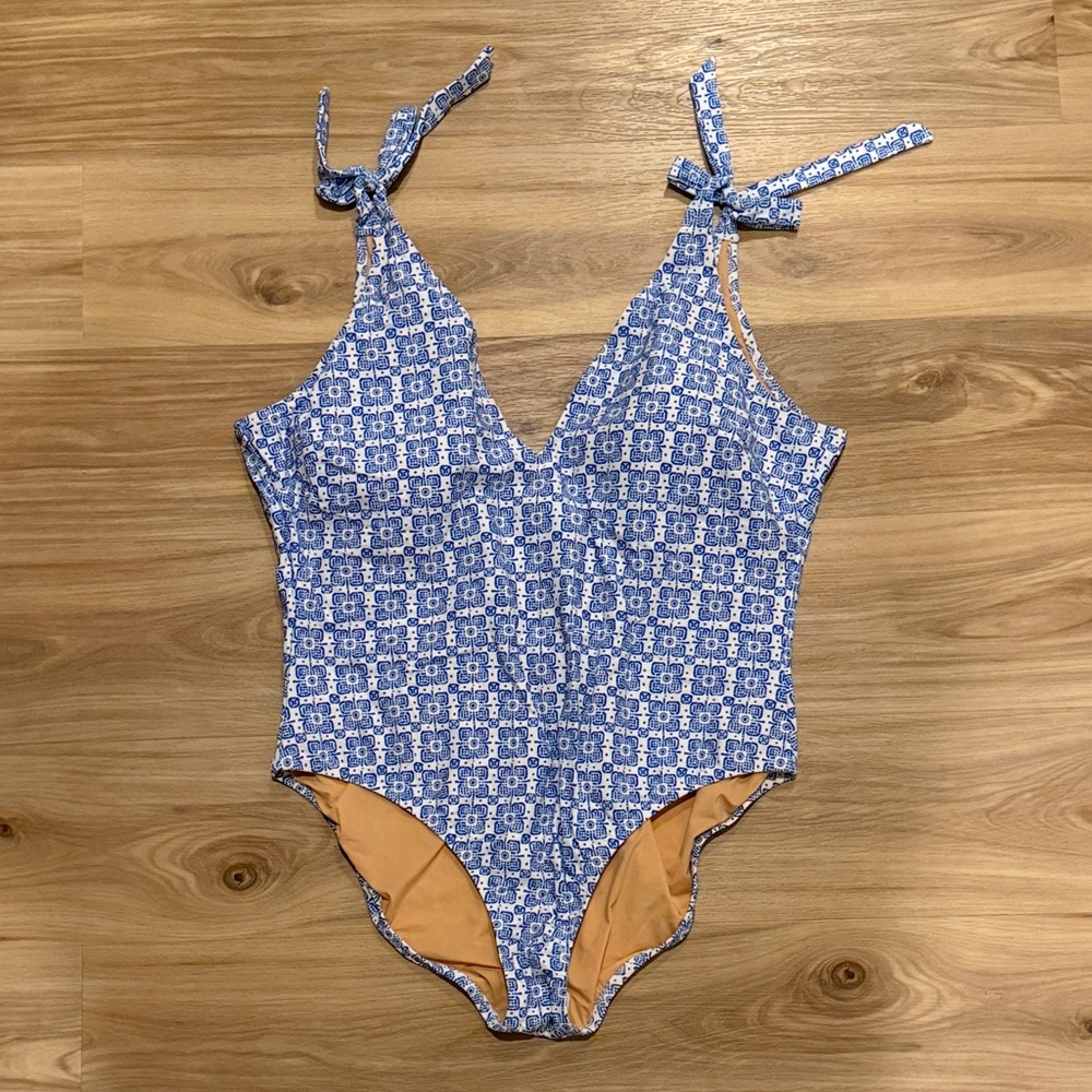 NEW WITH TAGS J. Crew Blue and White Patterned One Piece Swimsuit